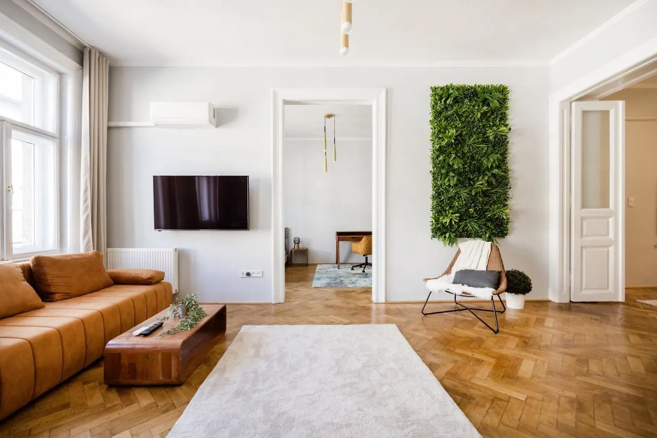Elegant And Spacious Holiday Home Будапешт Апартаменты